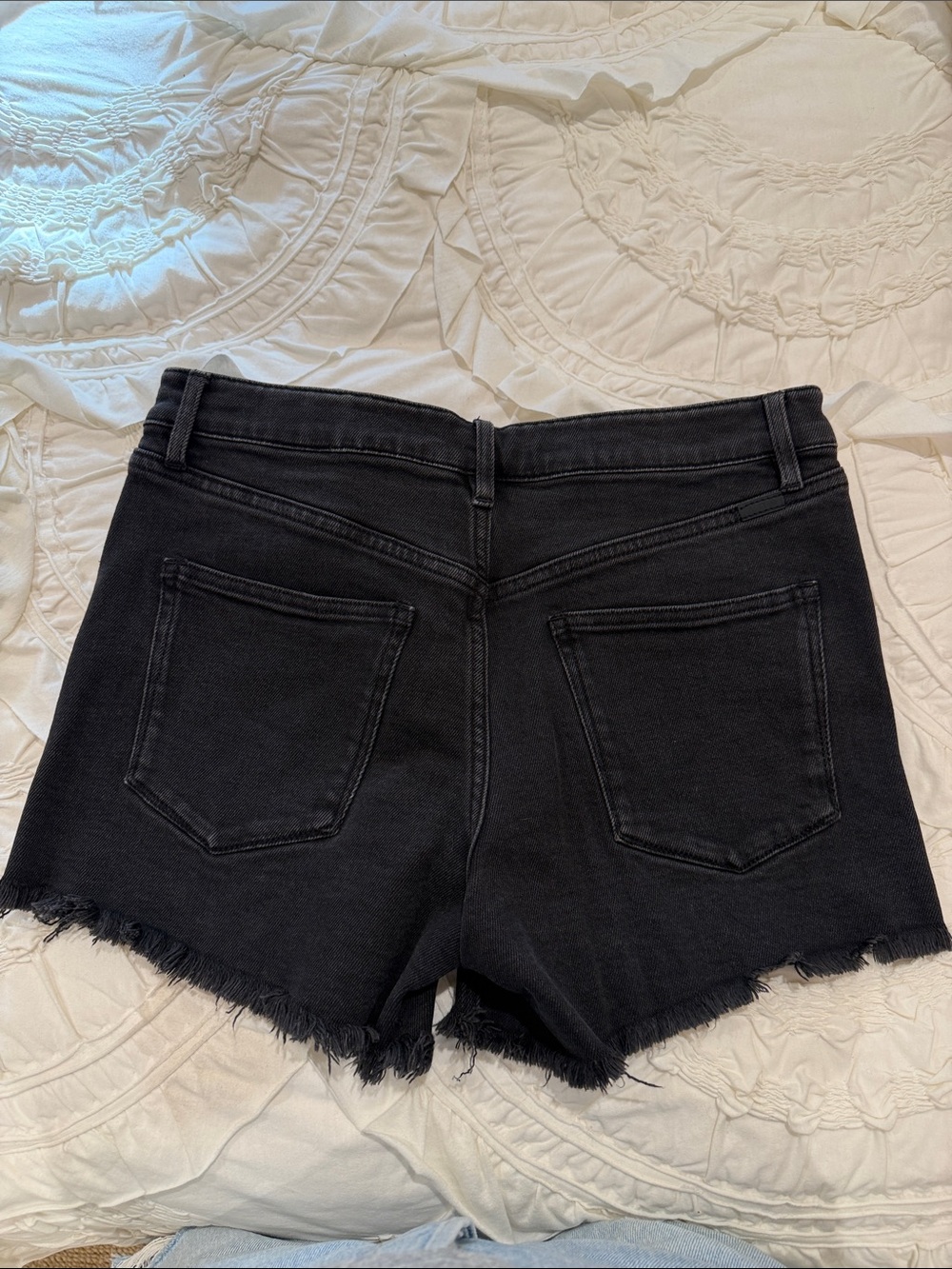 AYR The Juuust Riiight Black Frayed Hem Denim Cutoff Shorts, sz 27 - Picture 5 of 5